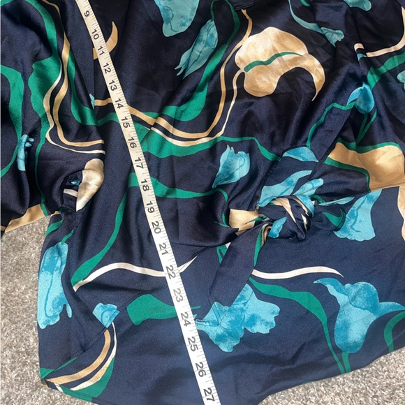 Chico's Size 1 Navy and Teal Floral Blouse - Picture 9 of 10